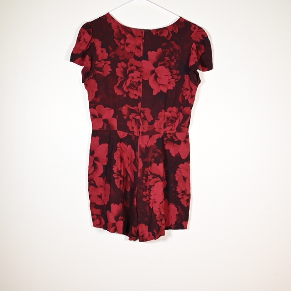 Vintage Motel Short Floral Romper - Picture 2 of 2